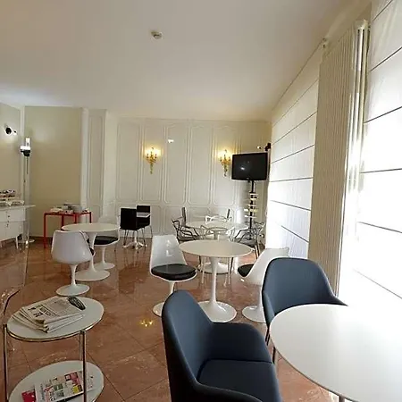Tourist Hotel