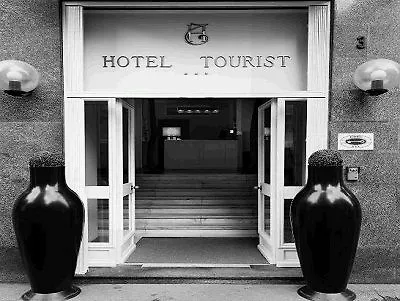 Tourist فندق