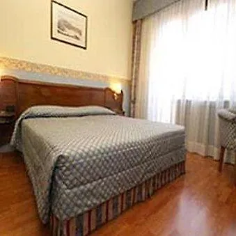Tourist Hotel 3*