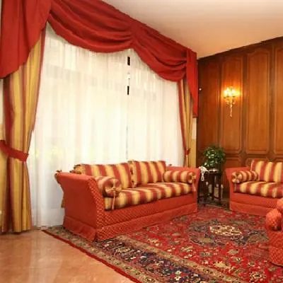 فندق Tourist تورينو