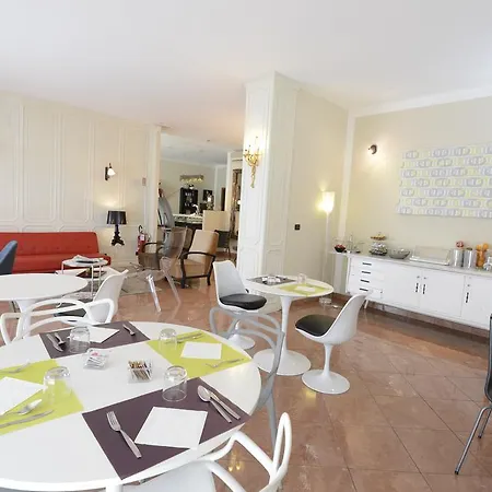 Tourist Hotel